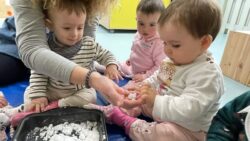Protegido: Aula de bebés: primeras sensaciones, nieve artificial